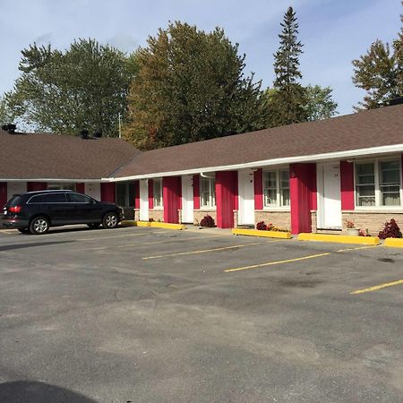 Stardust Motel Ottawa Exterior photo