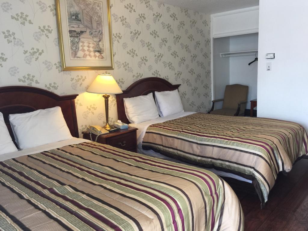 Stardust Motel Ottawa Room photo